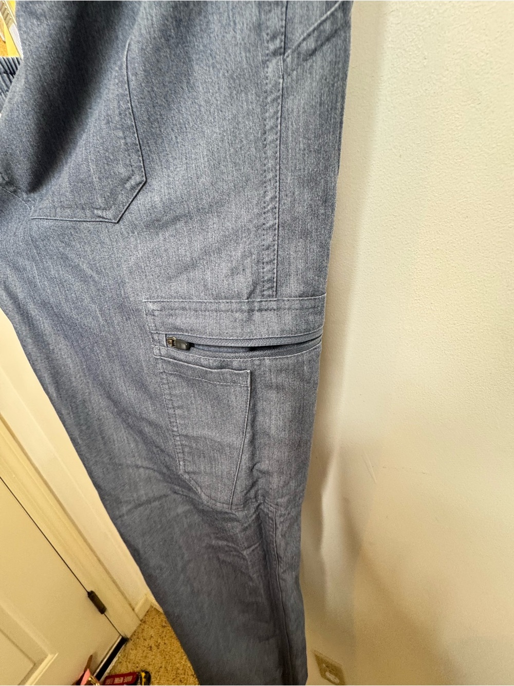 Figs Technical Collection Light Denim color Scrub Set- small - Picture 9 of 13